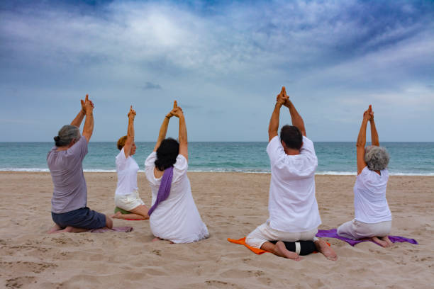 Groupe pratiquant le Kundalini Yoga
